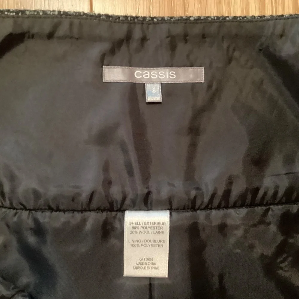 Cassis Green Wool Blend Skirt, Flecked patterned, size 8. - Picture 5 of 9